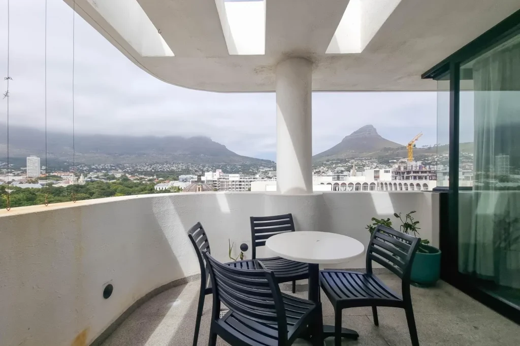 2-slaapkamer woonstel te koop in Keeromstraat, Kaapstad, Suid-Afrika