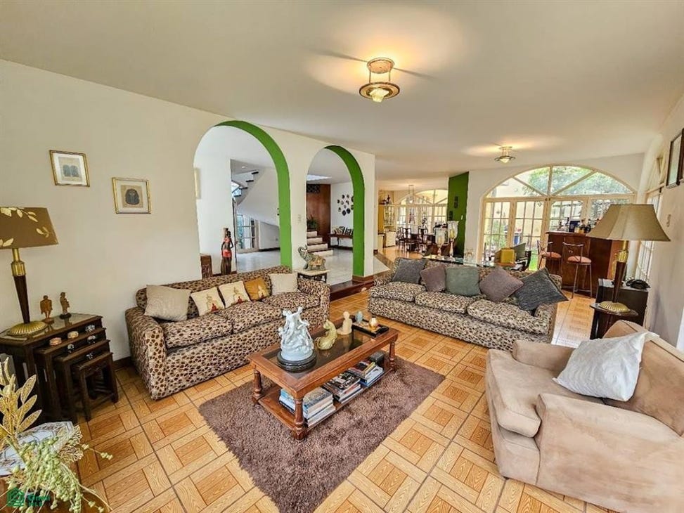 Casa en Venta de 5 Dormitorios en Calle Clemente X