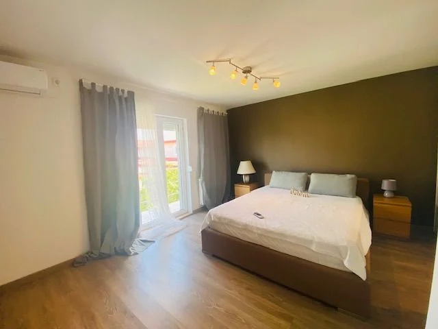 Vilă complet mobilată și utilată în Strada Chivu Dumitru, Pipera