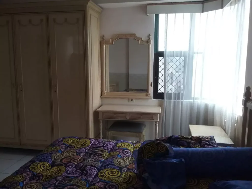 3 Kamar Tidur Kondominium Mewah untuk Disewa di Sudirman Tower