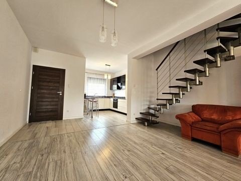 Atrakcyjna Oferta! Dom szeregowy z garażem i ogrodem w Nochowie – Idealny dla Rodzin!