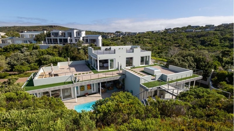 Jou Vakansie Villa ’n Paar Meter van die Privaat Strand