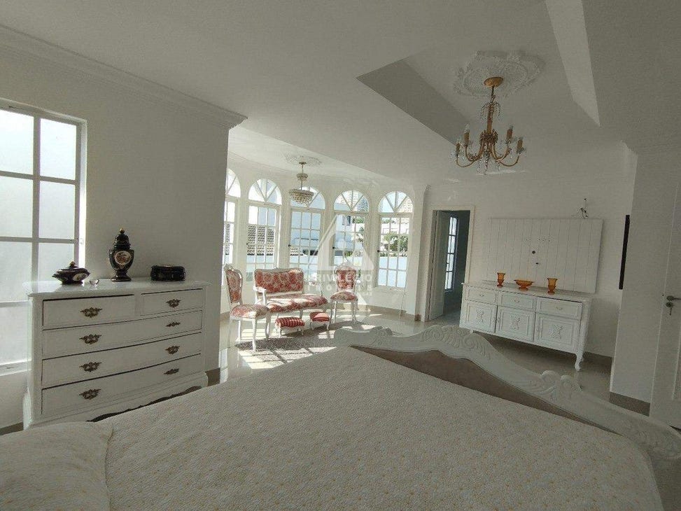 Mansão para Aluguel – 6 Quartos, Estilo “Casa Branca” – Av. Prefeito Dulcídio Cardoso, 14120