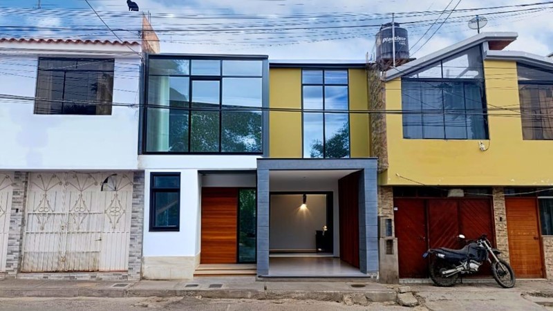 Casa en Venta en Tacna – ¡Oportunidad para Personalizar tu Hogar!
