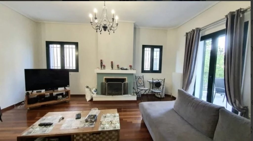 Νεότερη Βίλα 242τ.μ. σε Ήσυχη Περιοχή Αθηνών – Κοντά σε Πρεσβείες & Διεθνή Σχολεία