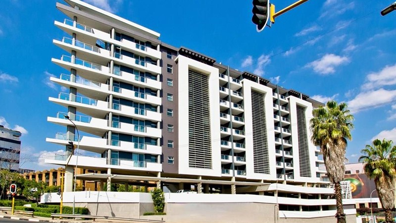 Luukse 2-Slaapkamer Hoek-eenheid in The Apex On Smuts Rosebank, Johannesburg