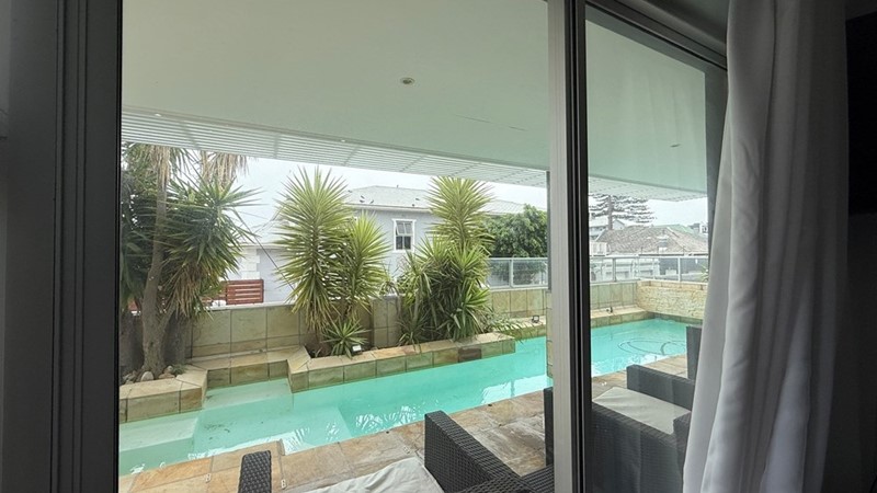 Luukse 3-slaapkamer Maisonette met swembad in Seepunt