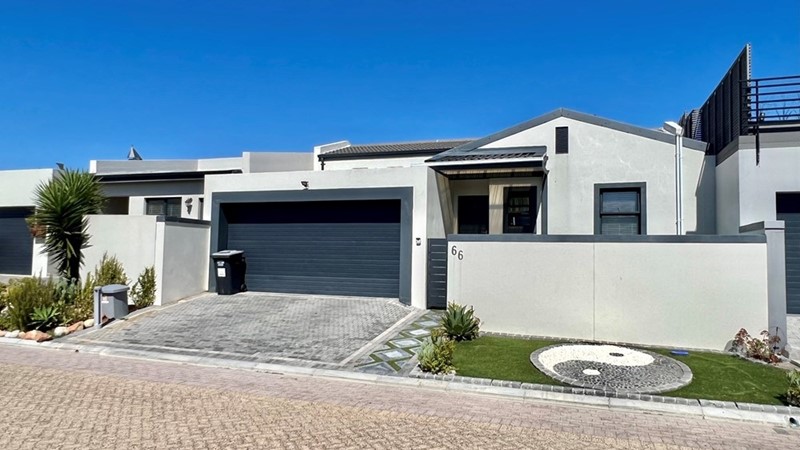 Luukse 4-Slaapkamer Dorpshuis in Sagewood Estate