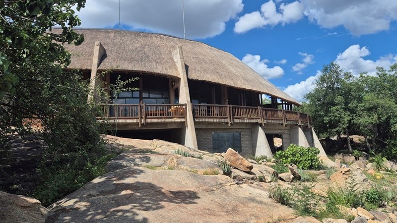 Luukse 5-Slaapkamer Lodge/Rusplek aan die Olifantsrivier, Hoedspruit