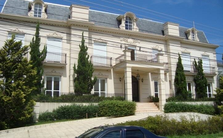 Mansão Clássica Neo em Alphaville 1 – Obra-Prima de Luxo