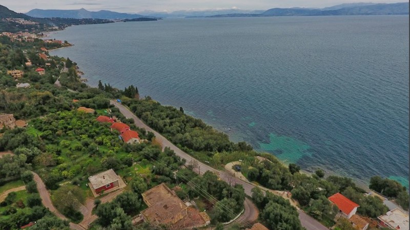 Παλιό Σπίτι με Εξαιρετική Θέα στο Μπενίτσες – 250 τ.μ. σε Οικόπεδο 2000 τ.μ.