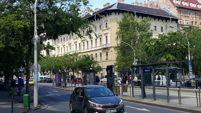 Rákóczi téri luxus lakás bérbeadás – 3 szoba, 117 m² – 1.500 EUR/hó