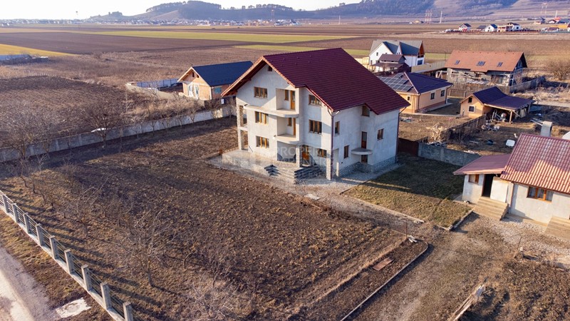 Casă Spațioasă în Harman, la 10 minute de Brașov – 472 mp construiți pe 1500 mp teren