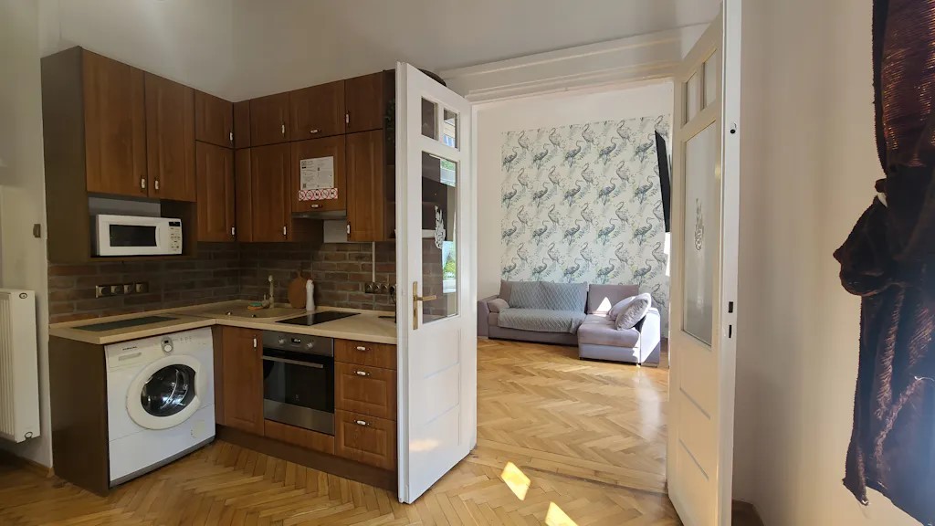 Przytulne Mieszkanie do Wynajęcia przy ul. Szlak w Krakowie