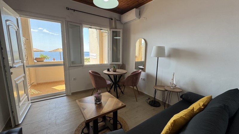 Ακατάμαγη Γοητεία στην Παλαιοκαστρίτσα – Θάλασσα, Βουνά και Ηρεμία για €320.000