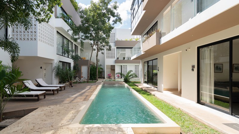 DEPARTAMENTO EN RENTA EN LA VELETA, TULUM – PLANTA BAJA CON ALBERCA